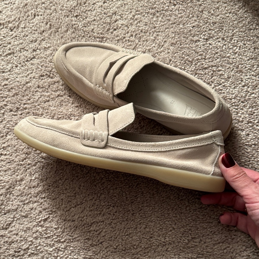 Zara Women's suede Cream Loafers